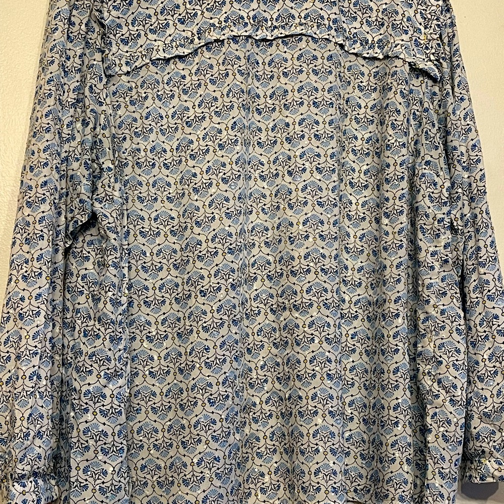 LOFT PLUS Blue and White Floral Top